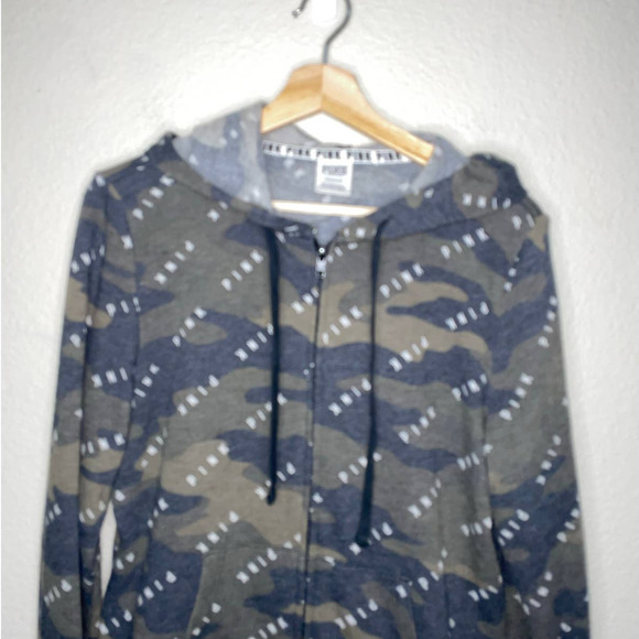 Pink Zip Up Hoodie Womens Small S Camouflage White Logo Print Kangaroo Pockets - Picture 6 of 12